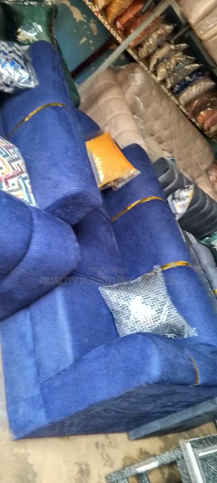 Golden Strips Min L Sofa Set