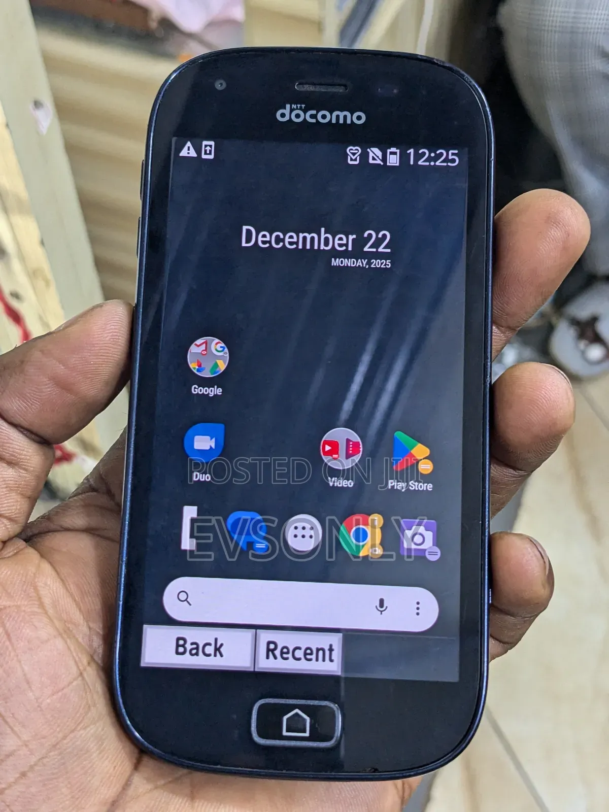 Fujitsu F-03K 16 GB Black