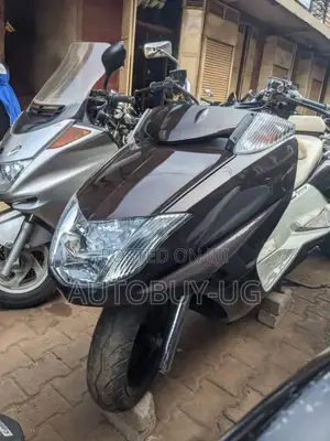 Yamaha 2018 Brown
