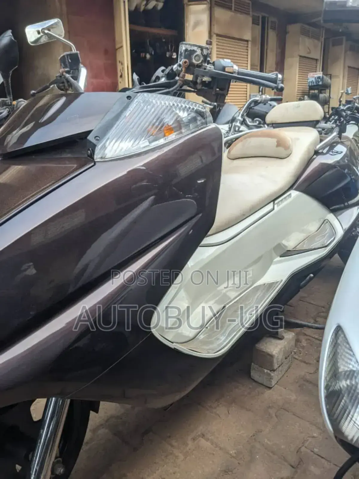 Yamaha 2018 Brown