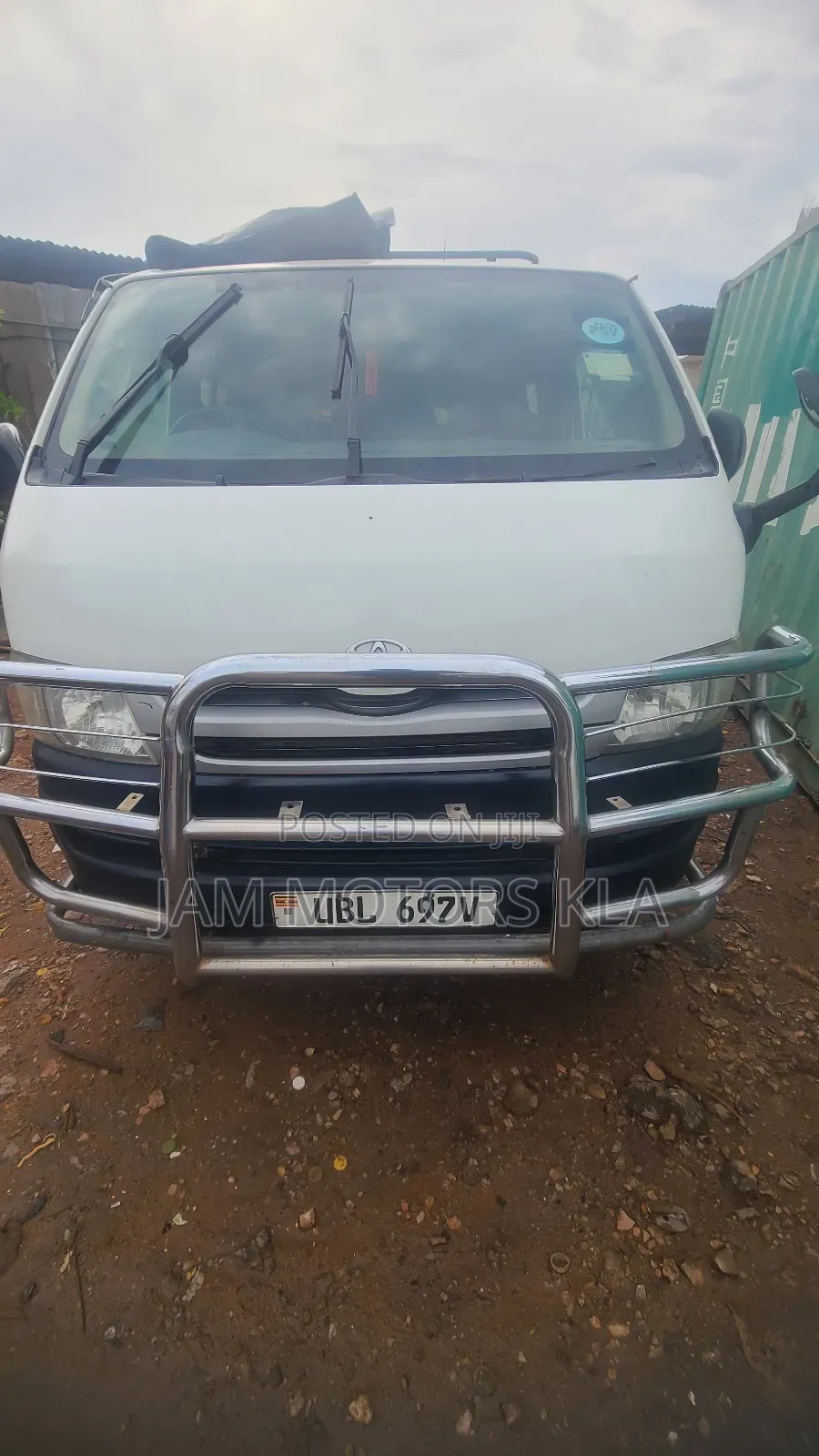 Toyota HiAce 2010 White