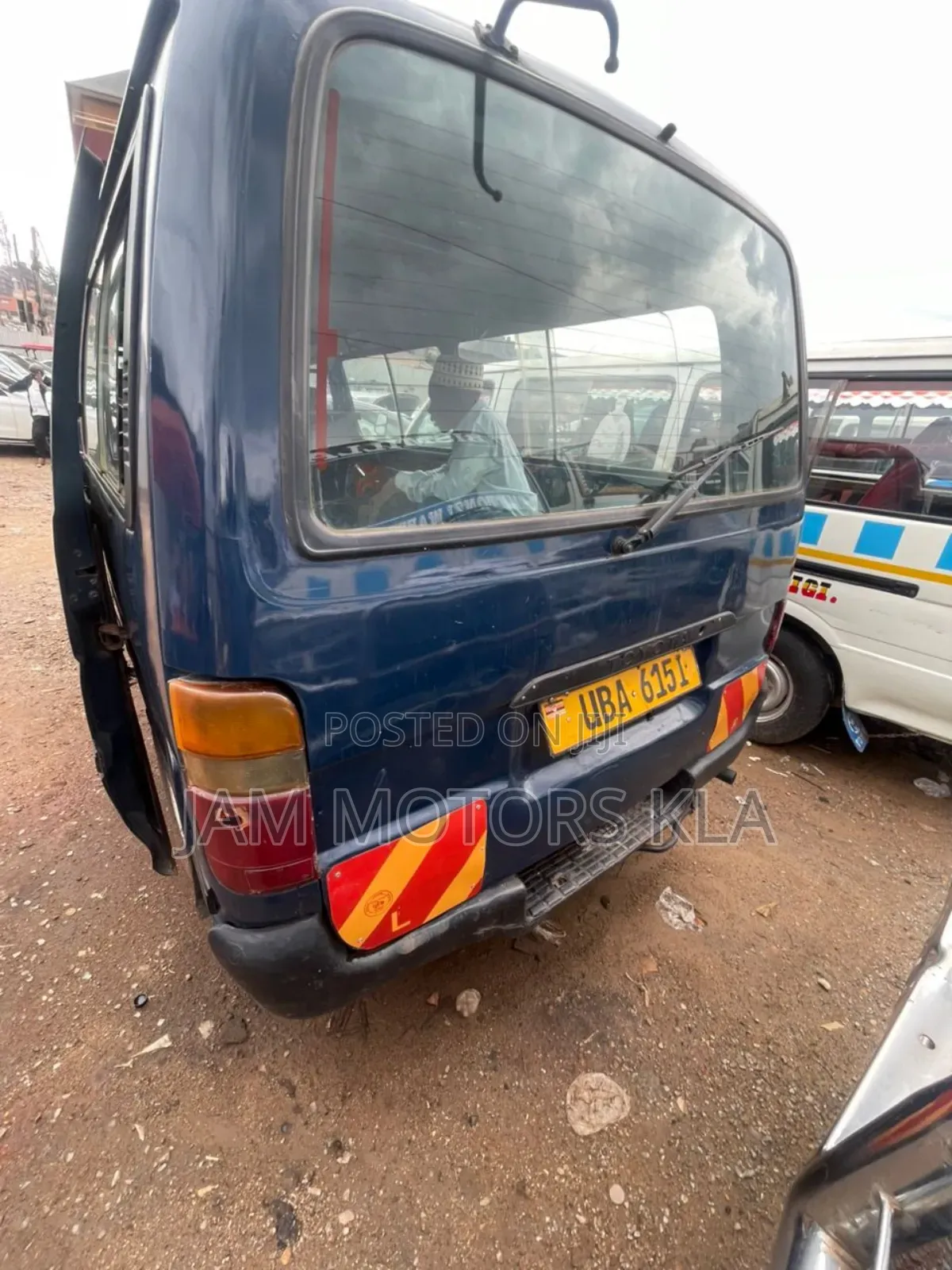Toyota HiAce 1992 Blue