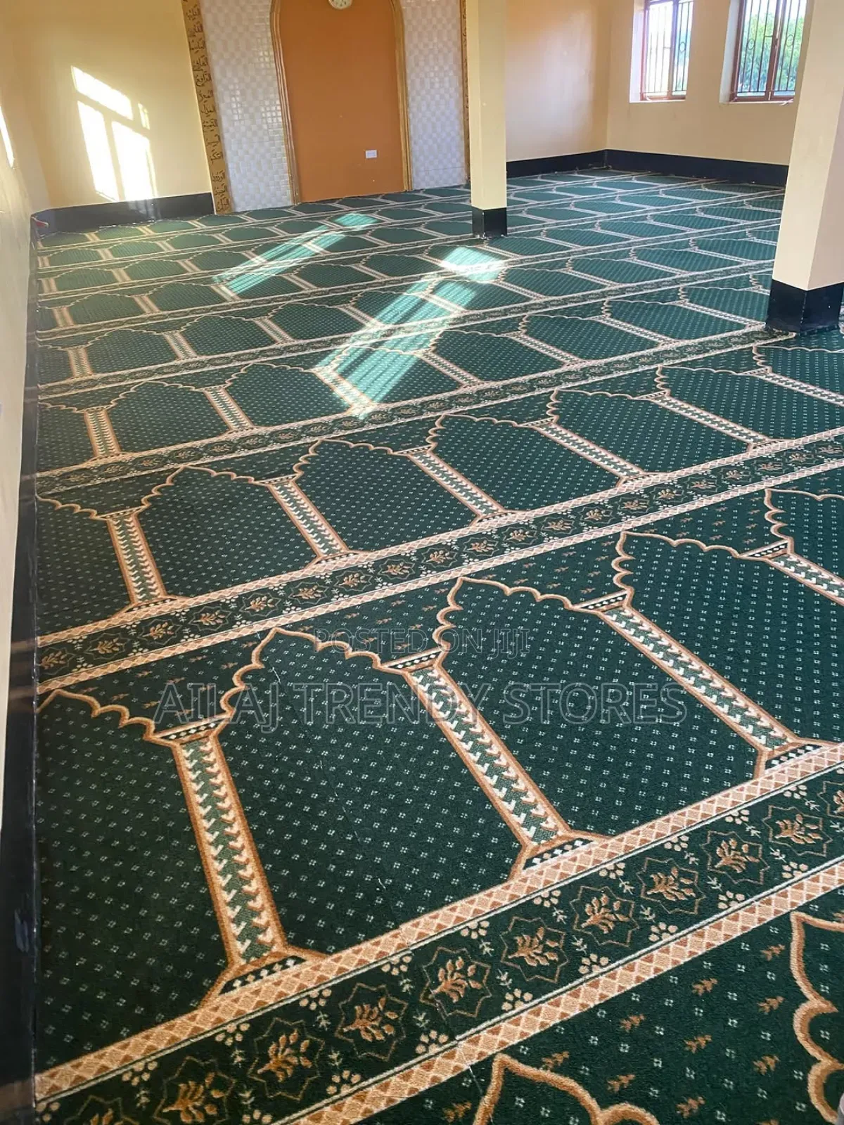 Wall to Wall Mosque Woolen Carpets Per Square Metre