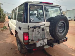 Toyota Land Cruiser 3.3 Diesel 4WD 2021 White