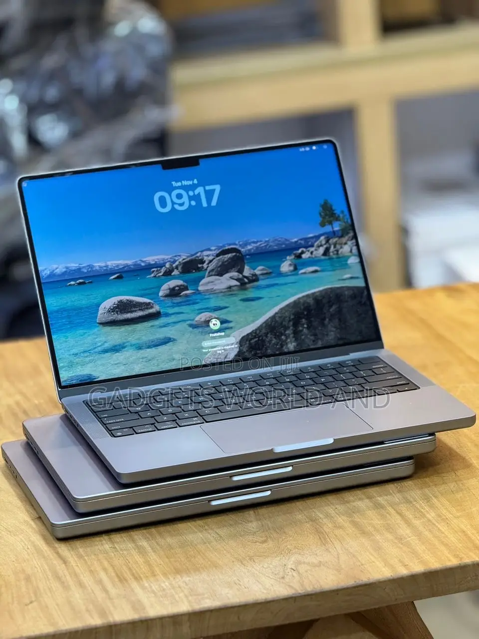 New Laptop Apple MacBook Pro 2021 M1 32GB Apple M1 SSD 512GB