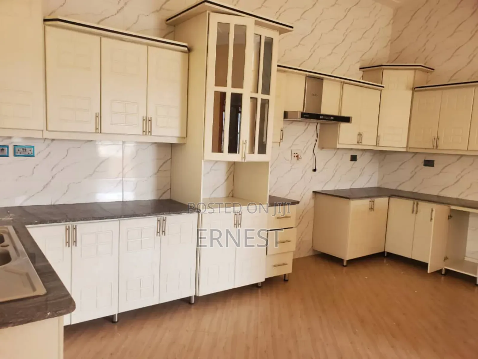 4bdrm House in Kira for sale