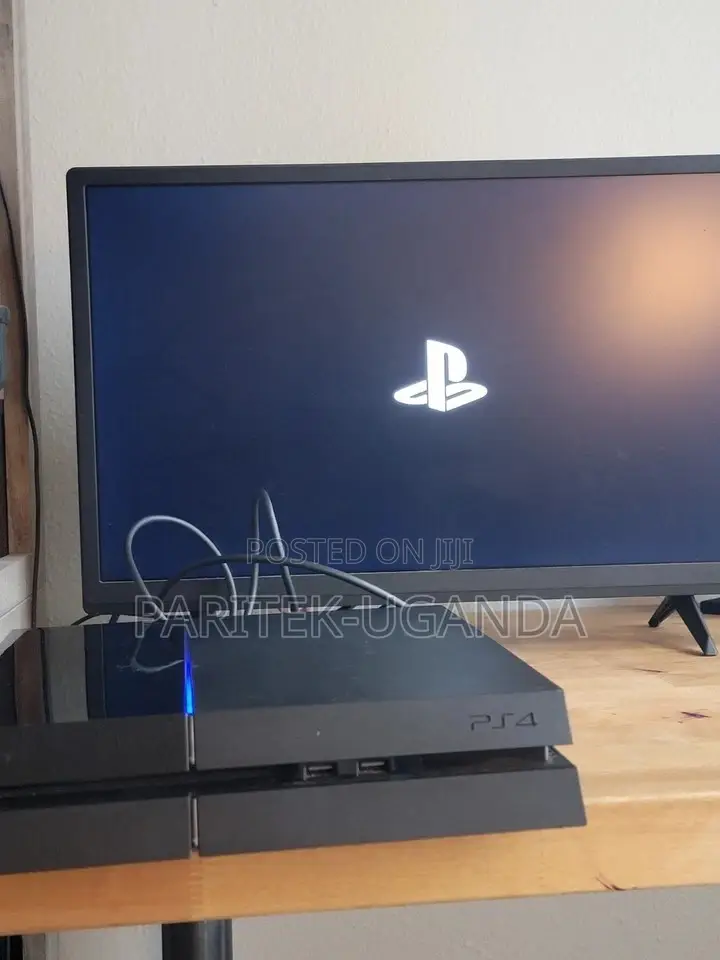 Play Station 4 With One Game Pad