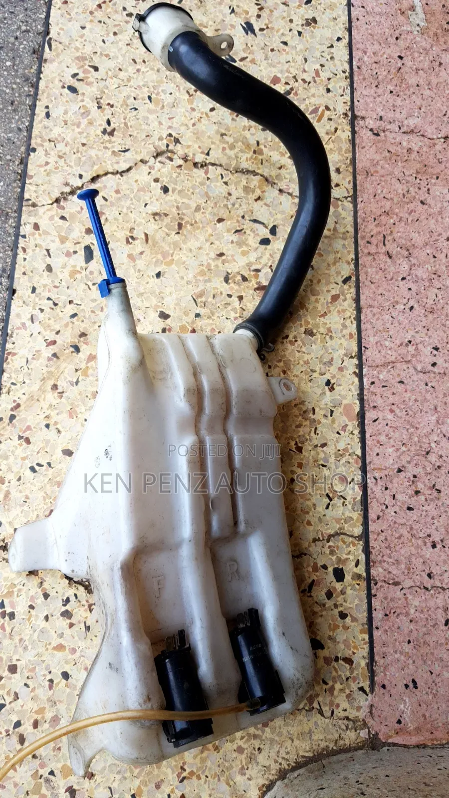 Rav4 Ordinary Windshield Washer Reservoir Tank
