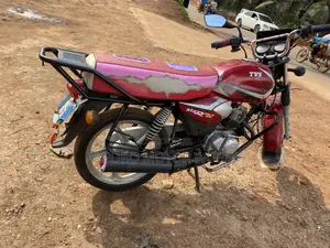 TVS HLX 125 2022 Red