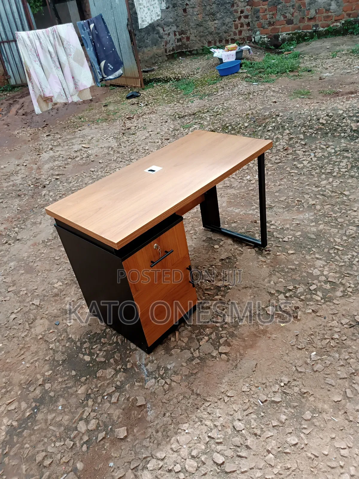 Office Desk With Metallic Stands