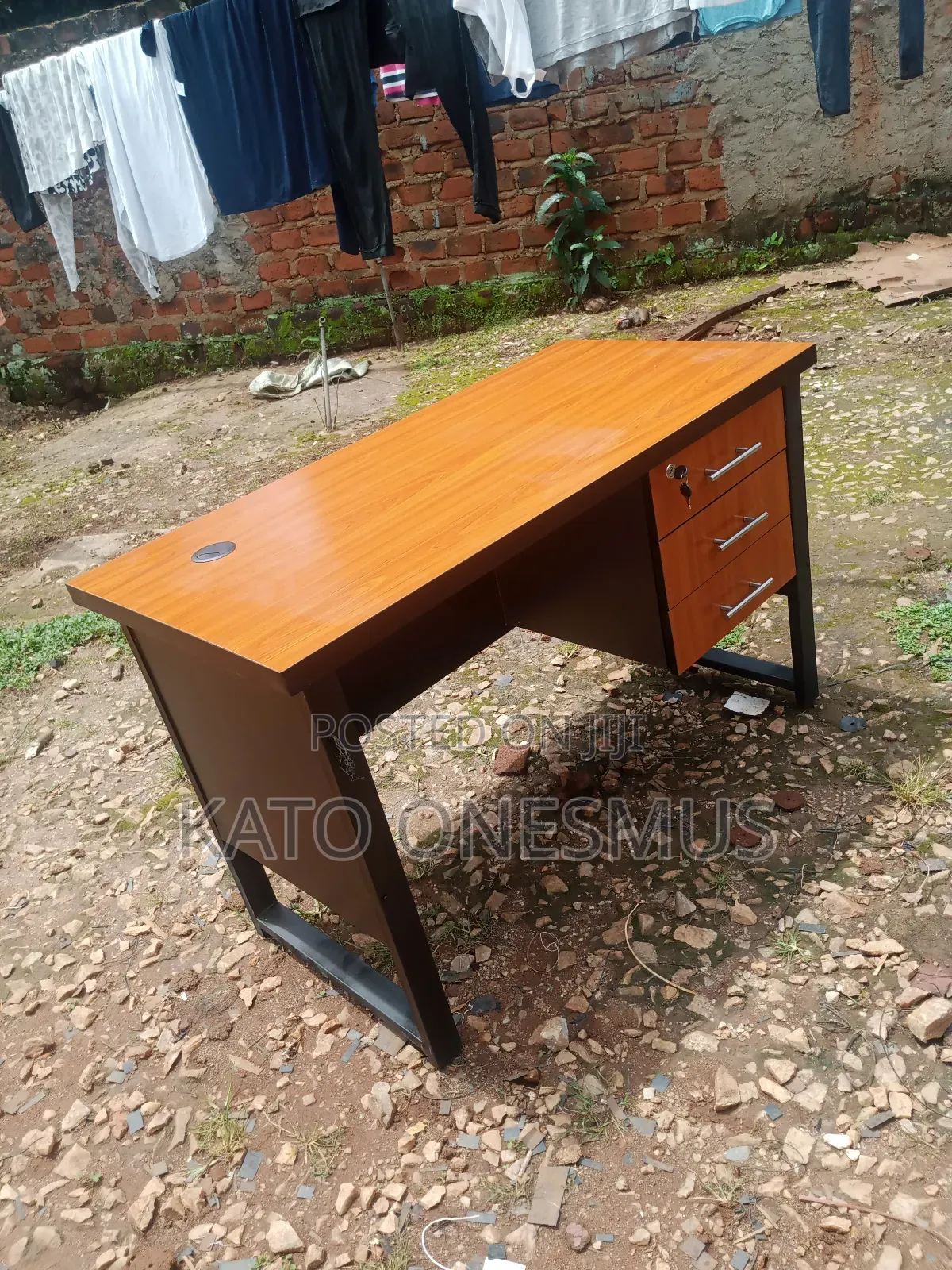 Office Desk With Metallic Stands