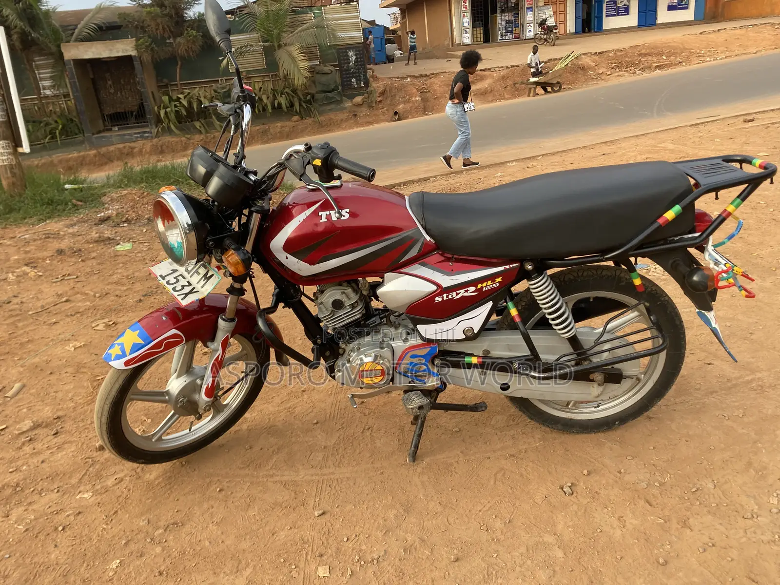 TVS HLX 125 2022 Red