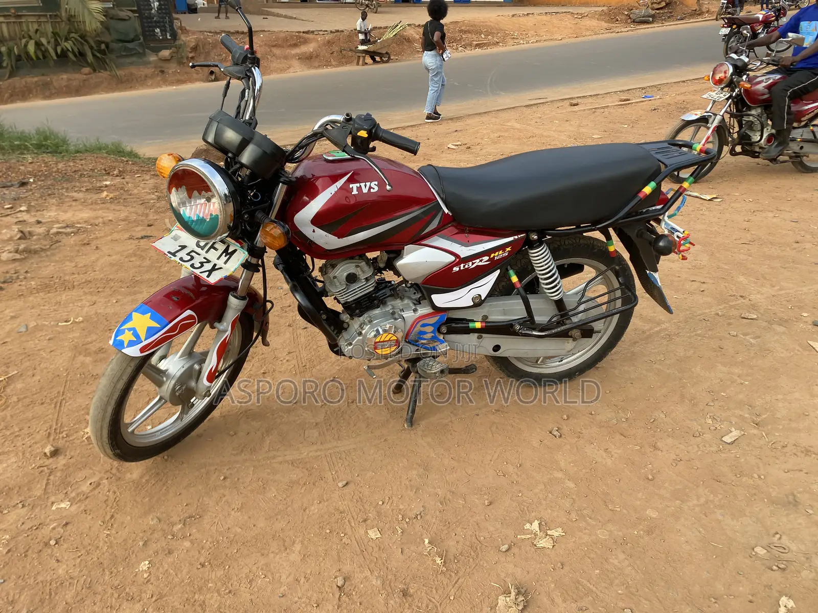 TVS HLX 125 2022 Red