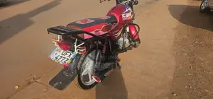 Bajaj CT 125X 2023 Red