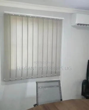 Elegant Curtain Blinds for Office Use