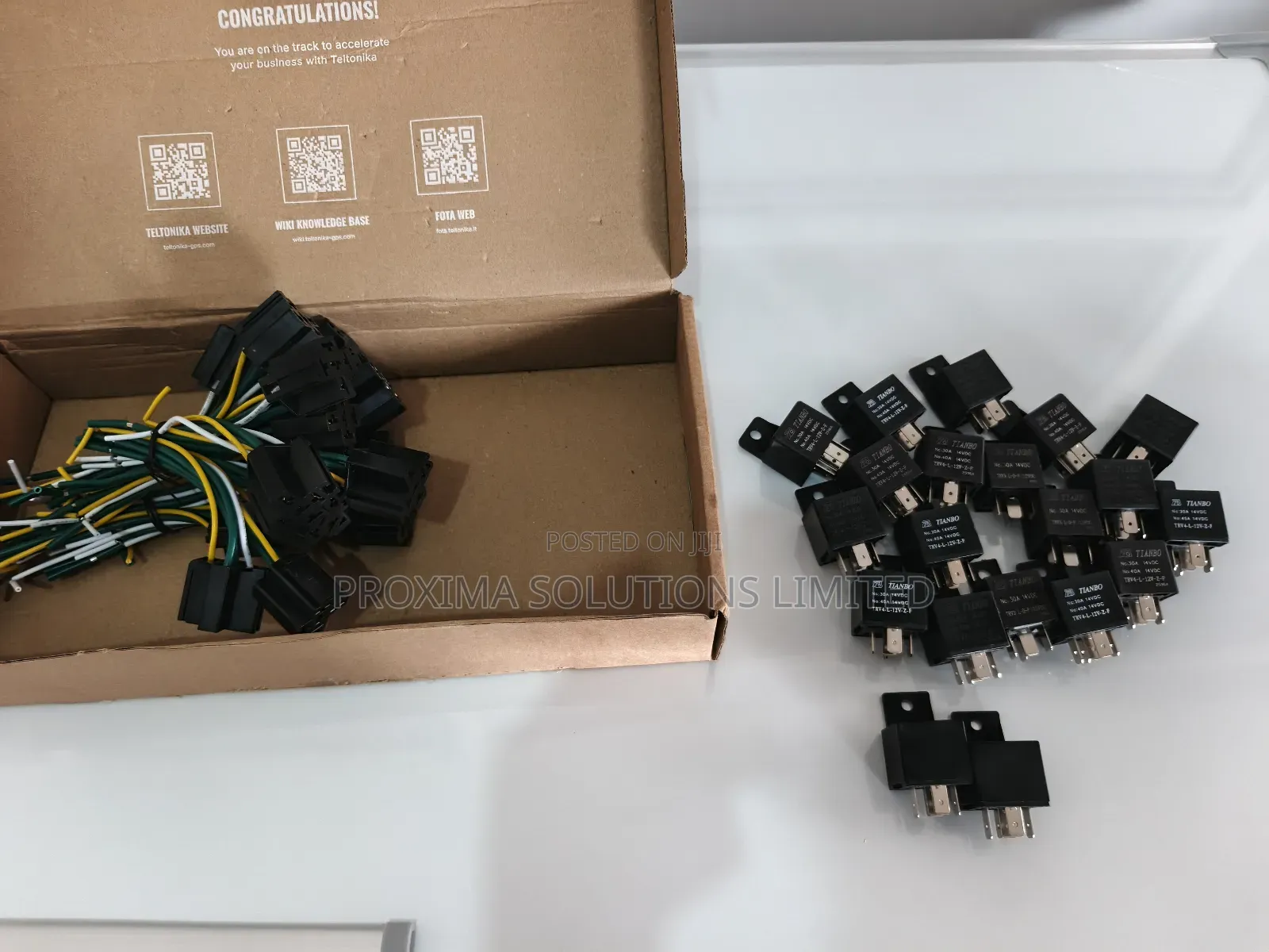 Relay and Relays Socket 12/24volts