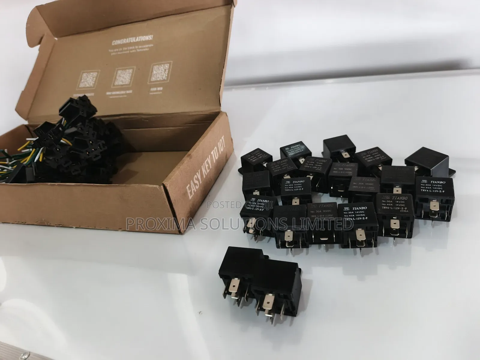Relay and Relays Socket 12/24volts
