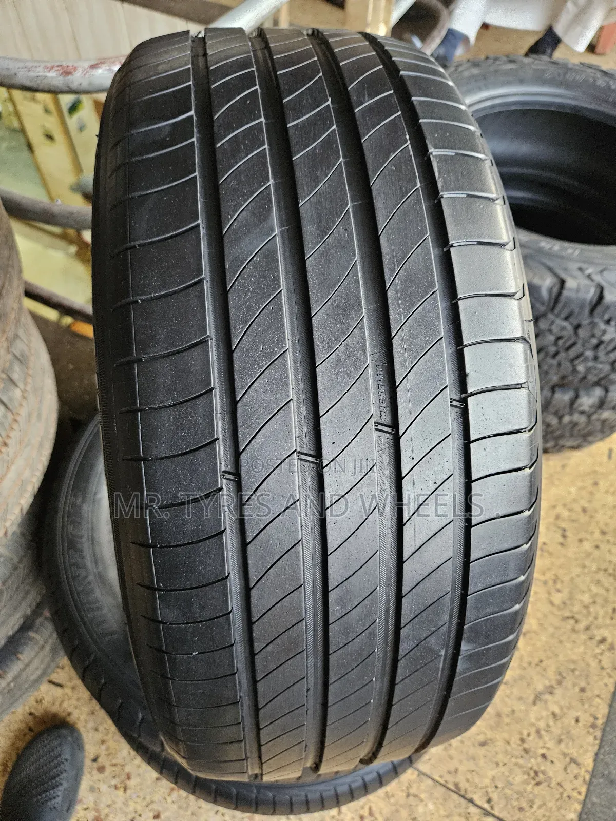 215 50 R17 Michelin Tire 4rm Japan but It Is Only One Piece.