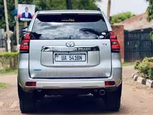 Toyota Land Cruiser Prado 2.7 i 2012 Silver