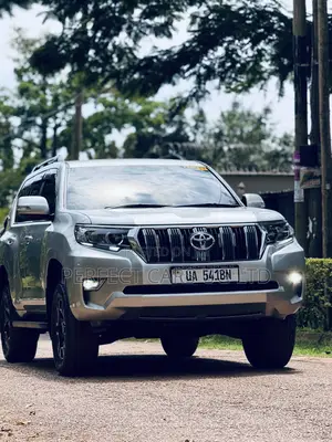Toyota Land Cruiser Prado 2.7 i 2012 Silver