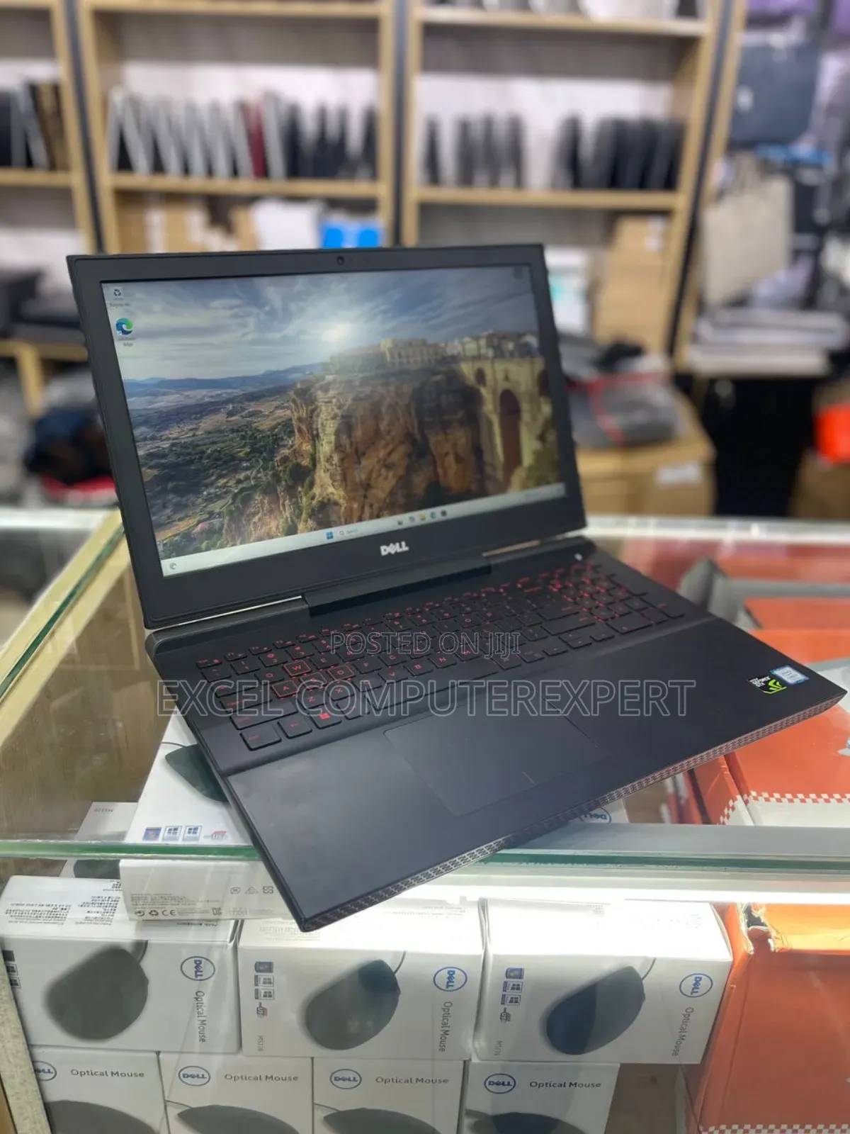 New Laptop Dell Inspiron 17 1750 16GB Intel Core I7 SSD 512GB