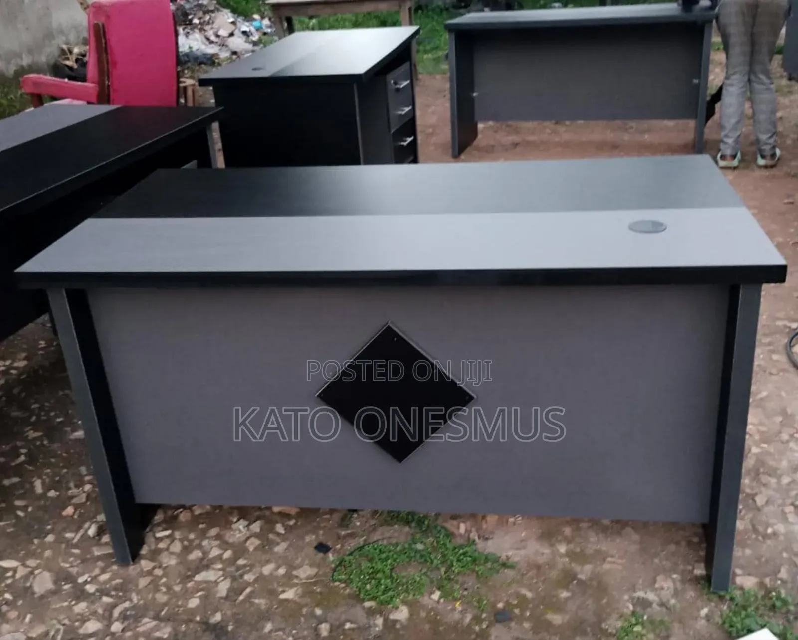 Offiexecutive Tables With Designs