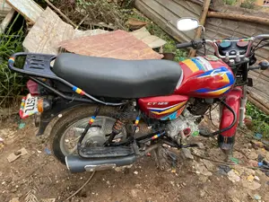 Bajaj CT 125X 2023 Red