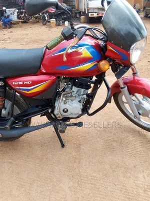 Bajaj Boxer 125 2023 Red
