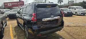 Toyota Land Cruiser Prado 2022 Black