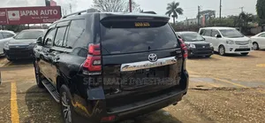 Toyota Land Cruiser Prado 2022 Black