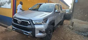 New Toyota Hilux 2025 Silver