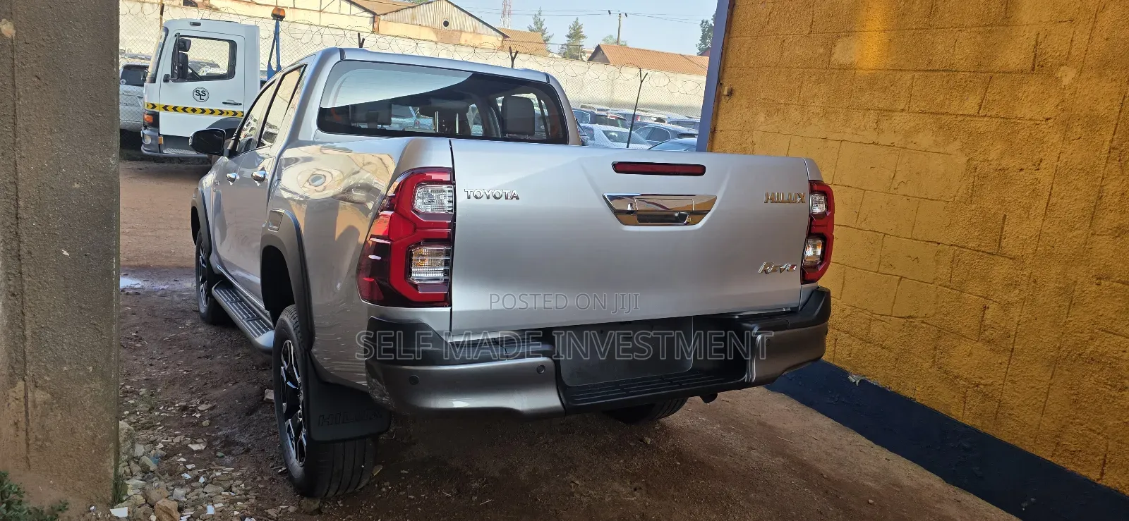 New Toyota Hilux 2025 Silver