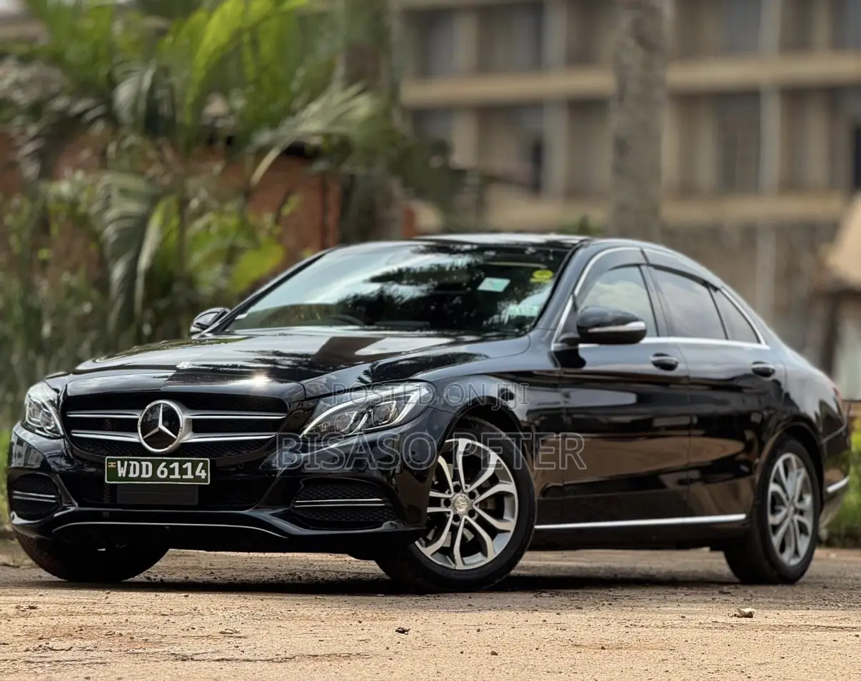 Mercedes-Benz C200 2016 Black