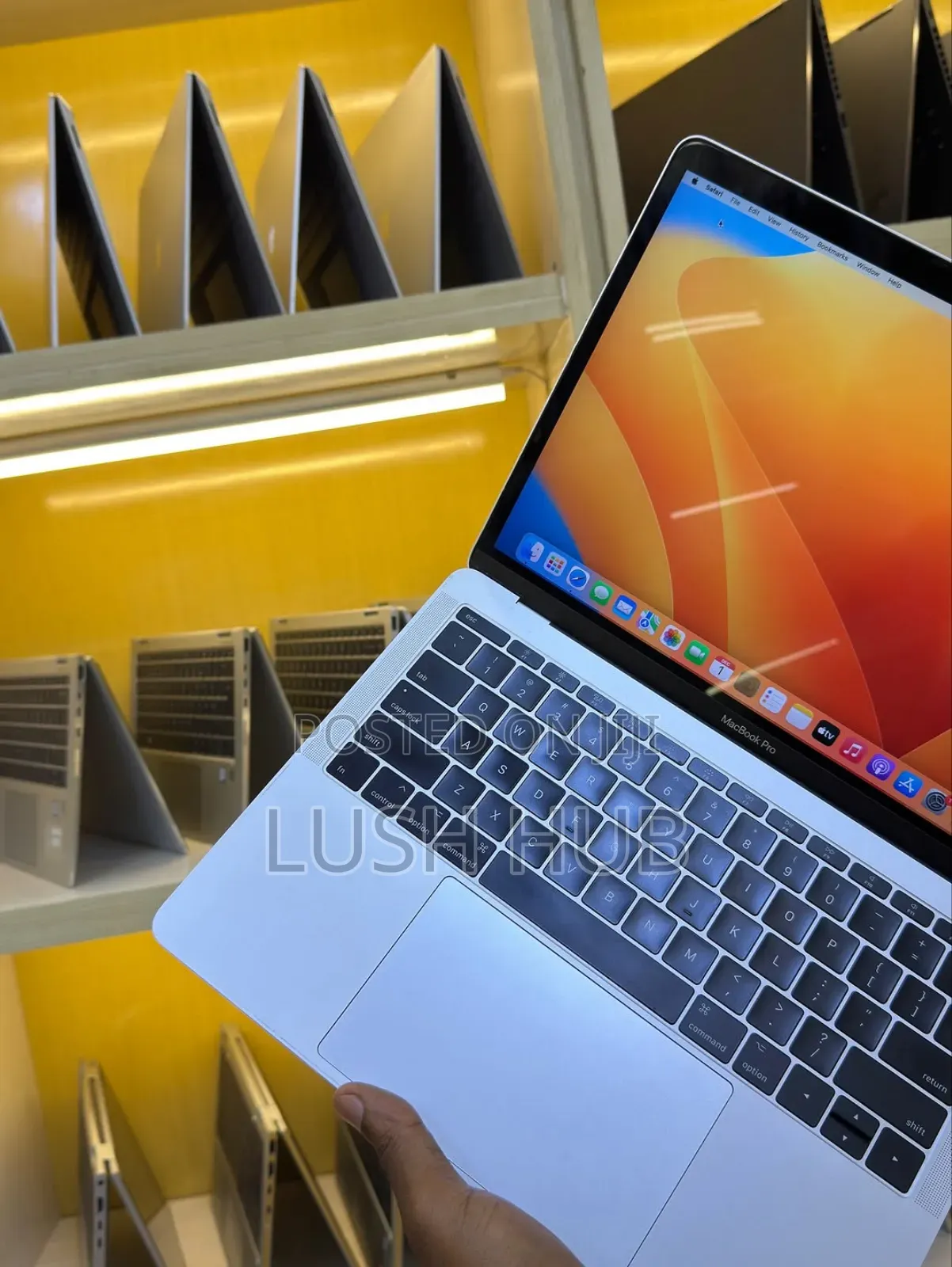 Laptop Apple MacBook Pro 2017 8GB Intel Core I5 SSD 256GB