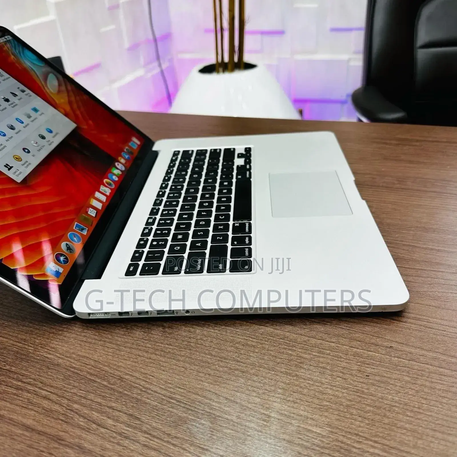 New Laptop Apple MacBook Pro 2013 8GB Intel Core I7 SSD 256GB