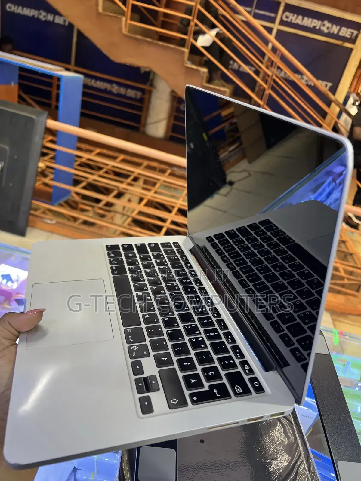 New Laptop Apple MacBook Pro 2013 8GB Intel Core I7 SSD 256GB