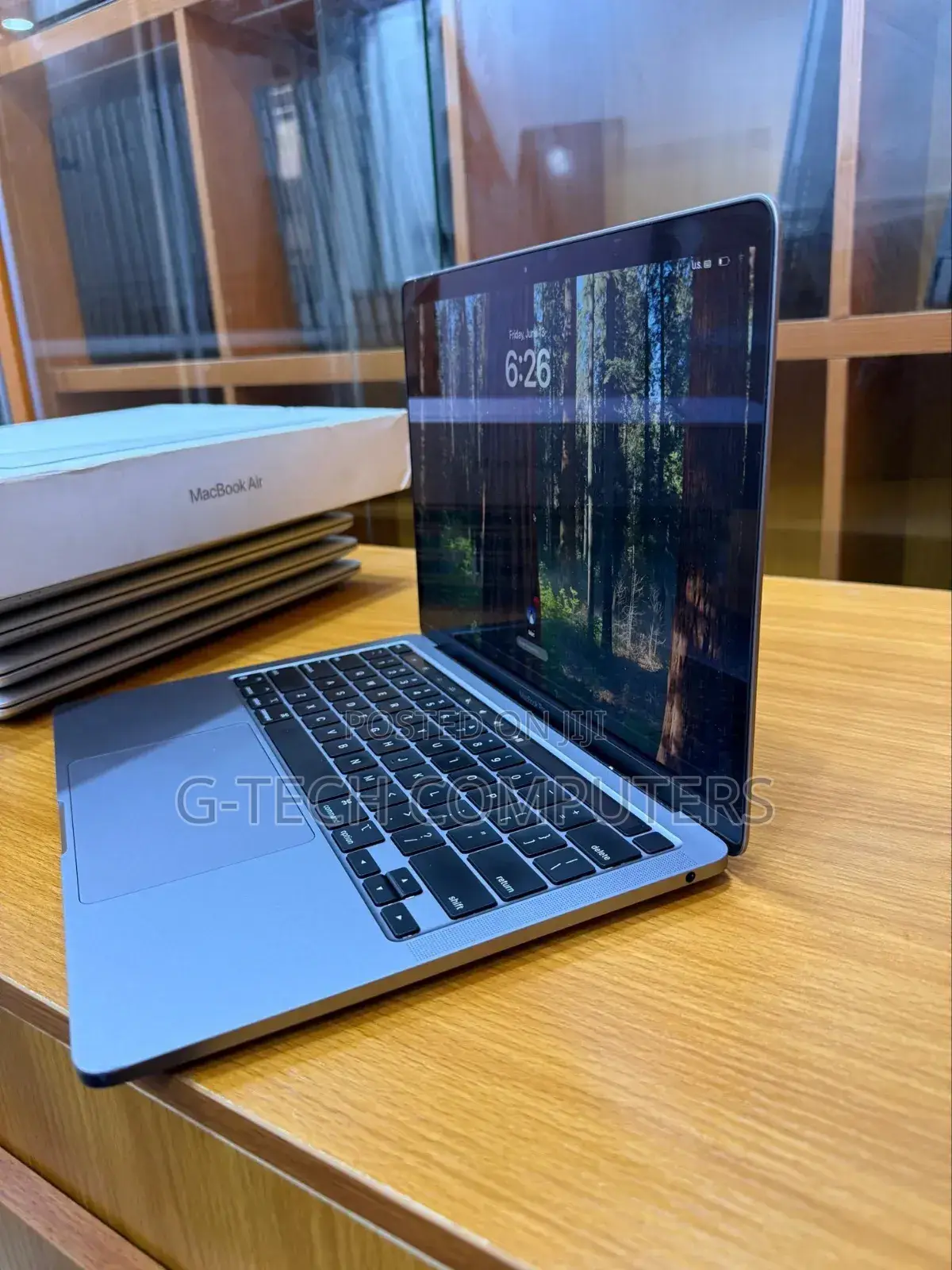 New Laptop Apple MacBook Pro 2020 M1 8GB Apple M1 Pro SSD 512GB