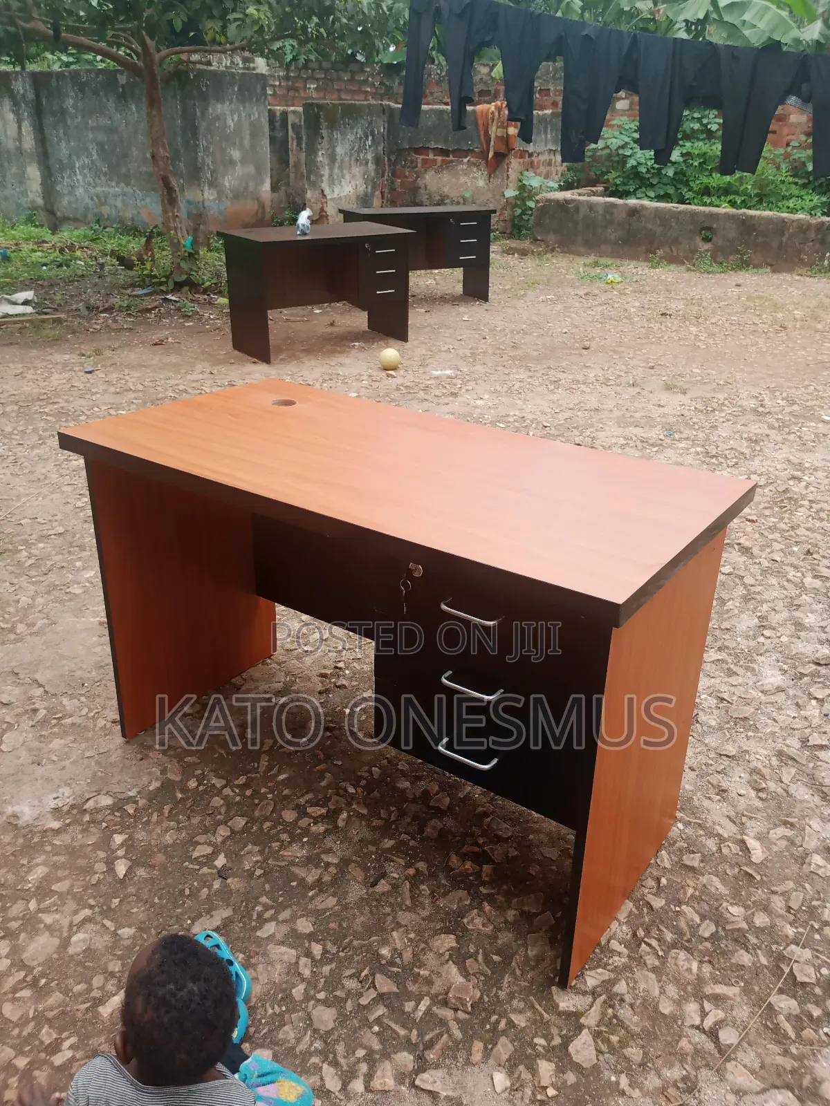 Single Desks