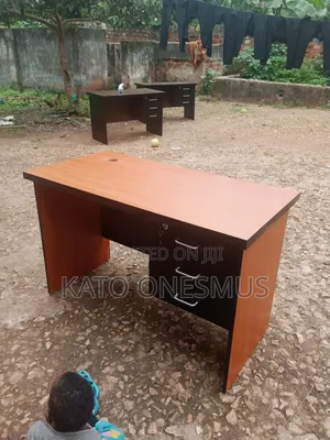 Single Desks