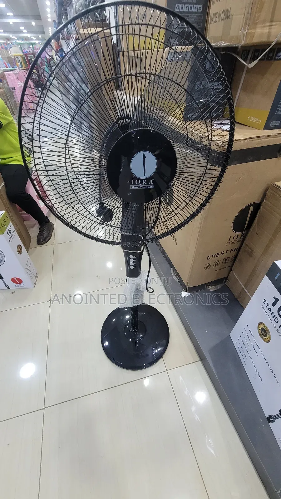 Iqra Fan With a Remote
