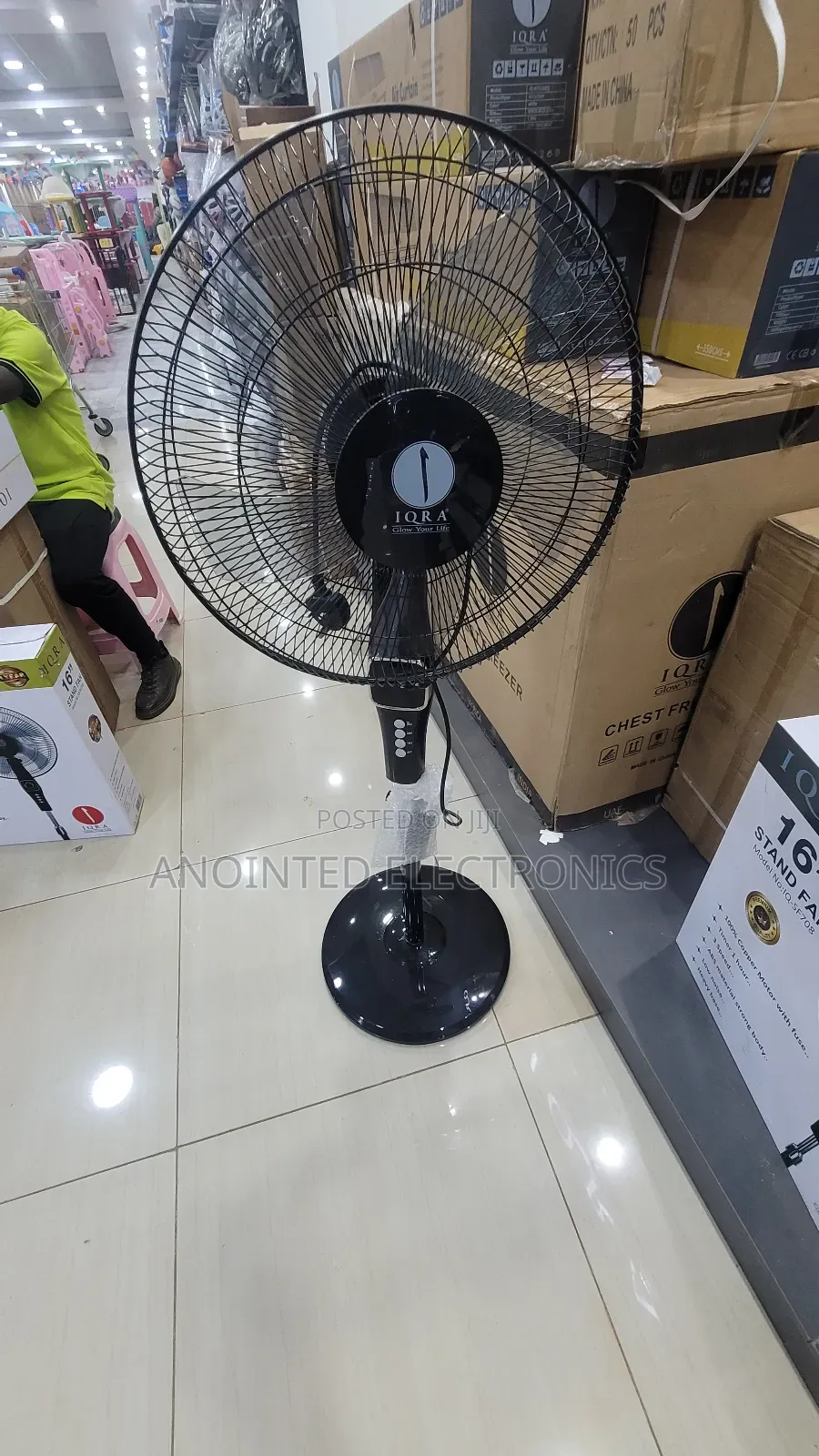 Iqra Fan With a Remote