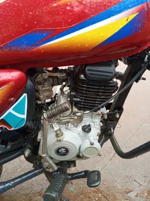 Bajaj Boxer 125 2023 Red