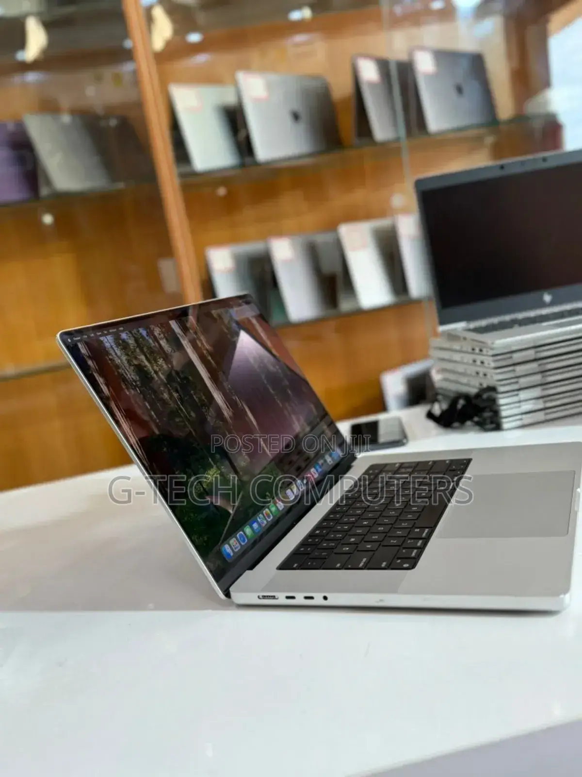 New Laptop Apple MacBook Pro 2023 M2 Max 16-Inch 16GB Apple M2 SSD 1T