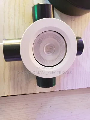 Circular Box Spotlights Changing 3 Colors