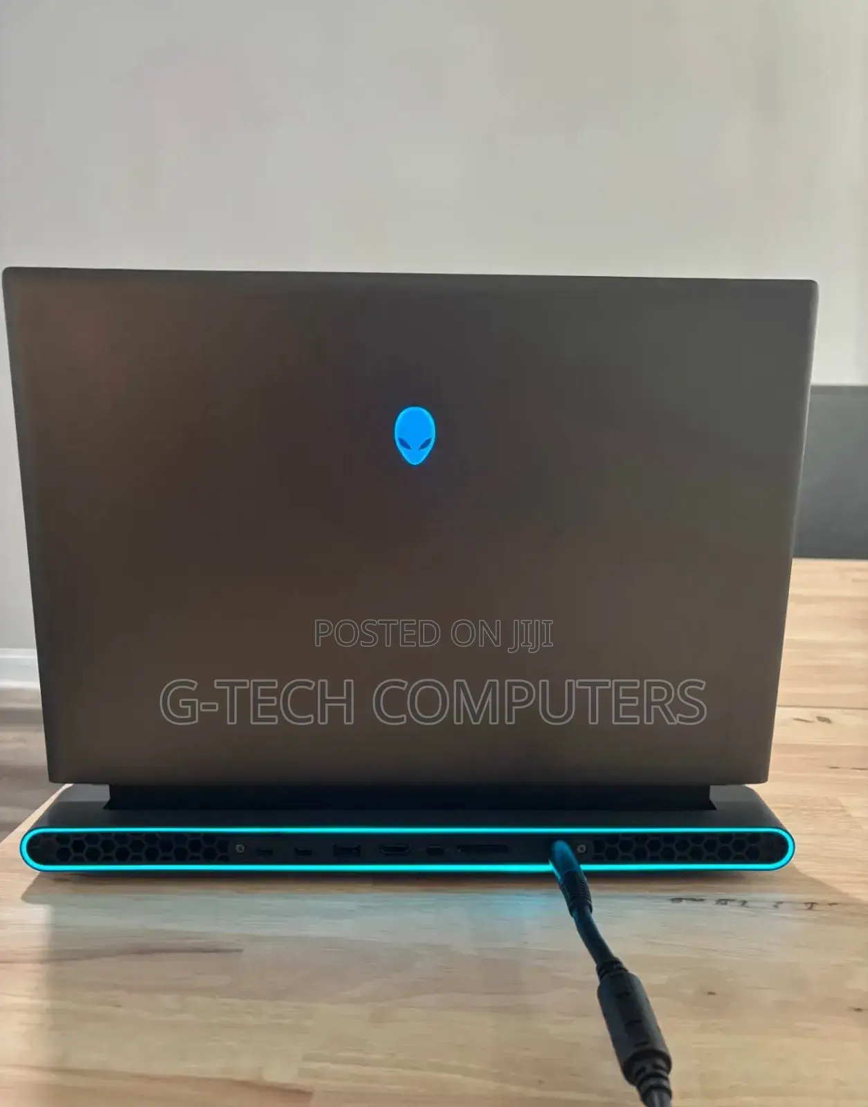 New Laptop Dell Alienware M17 R2 8GB Intel Core I7 SSHD (Hybrid) 512GB