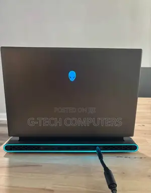 New Laptop Dell Alienware M17 R2 8GB Intel Core I7 SSHD (Hybrid) 512GB