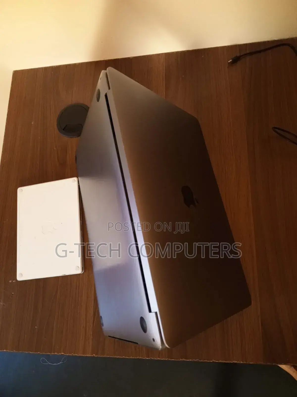 New Laptop Apple MacBook 2020 8GB Intel Core M SSD 256GB