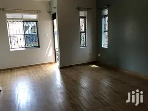 Kira Posh Bungalow In Tarmacked Neighborhood On Quick Sell