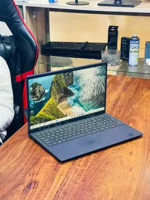 New Laptop Dell Vostro 3520 8GB Intel Core I7 SSD 256GB