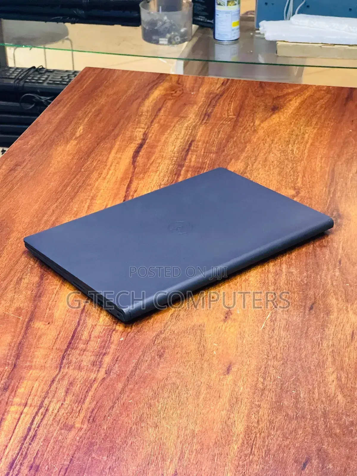 New Laptop Dell Vostro 3520 8GB Intel Core I5 HDD 500GB